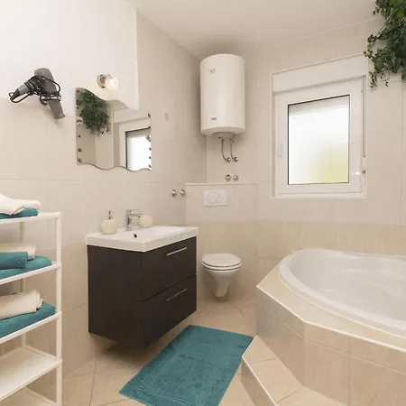 Anda-1 By Interhome 特罗吉尔