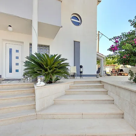 Anda-1 By Interhome Apartmán