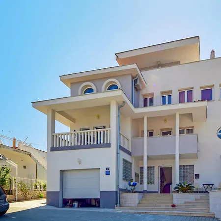 Anda-1 By Interhome Apartmán