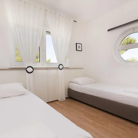 Apartamento Anda-1 By Interhome