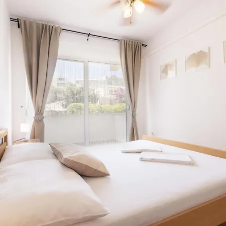 Anda-1 By Interhome Apartmán *