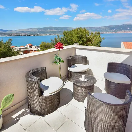 Anda-1 By Interhome טרוגיר