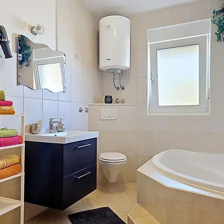Appartamento Anda-1 By Interhome *