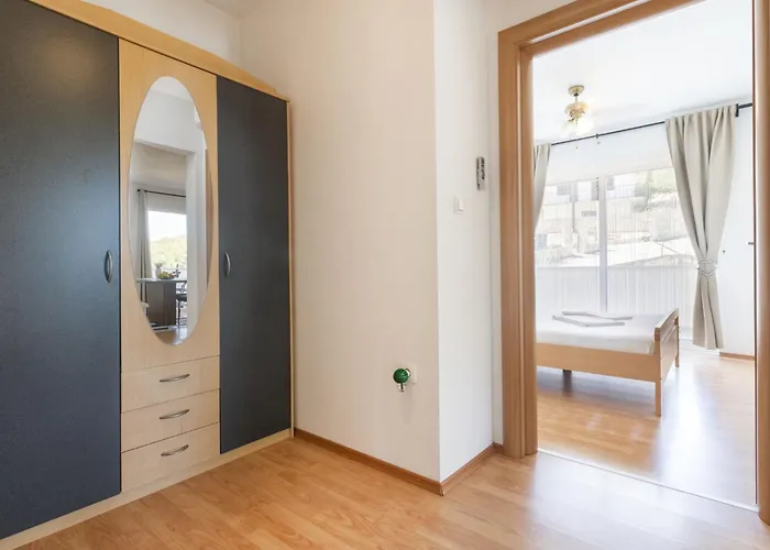 Apartment Anda-1 By Interhome